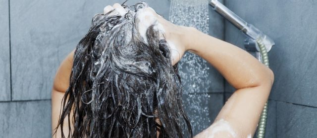 Some of the main reasons to hair feel sticky after washing it